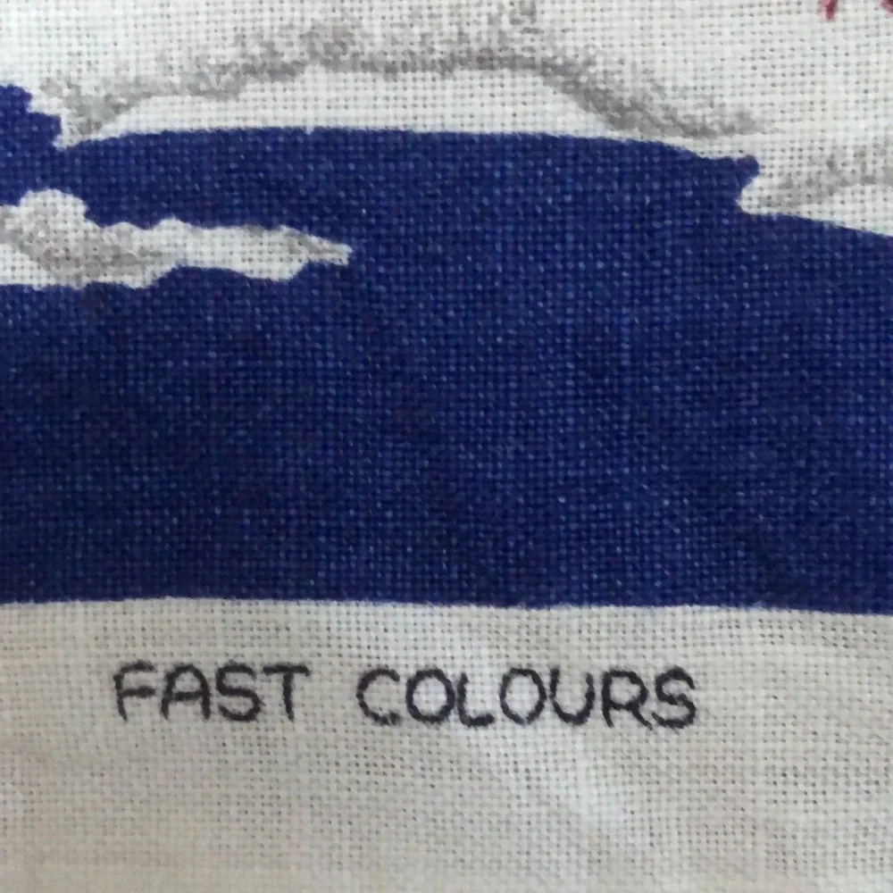 The tea towel by Ulster, made of pure Irish linen in Ireland. London Landmarks